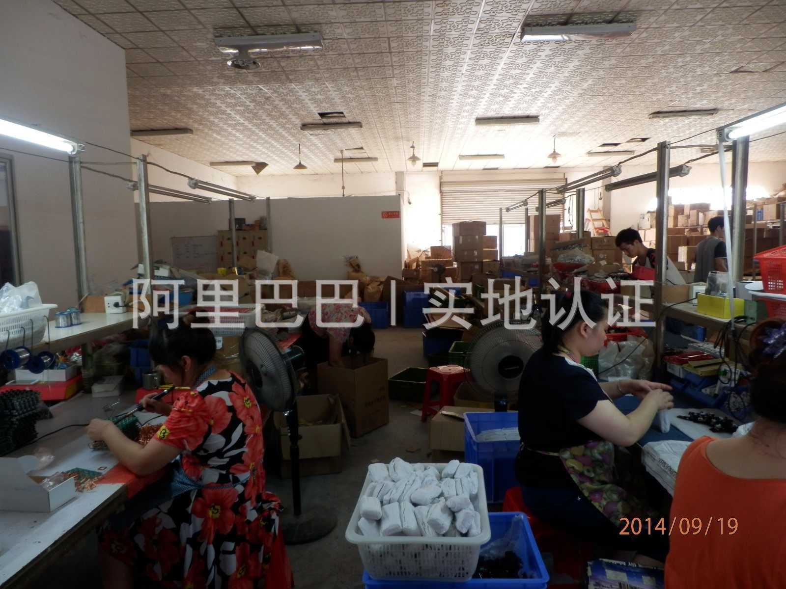 智能鎖員工生廠(chǎng)圖片